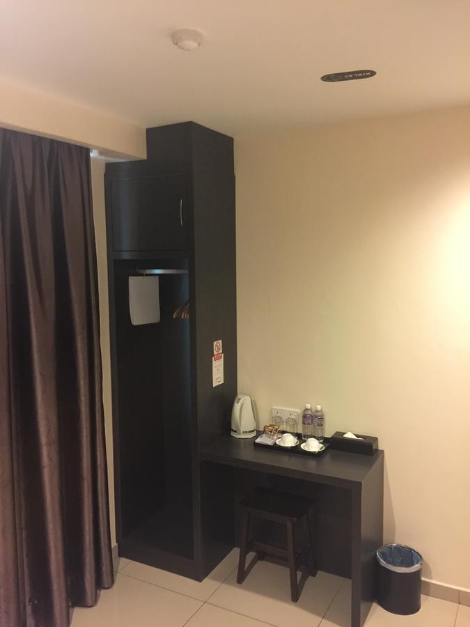 Premierz Hotel Labuan Kültér fotó
